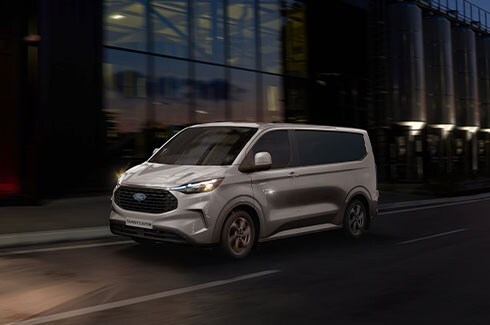 Circula con Seguridad a bordo de la Van Comercial para Pasajeros Ford Transit Custom 2025